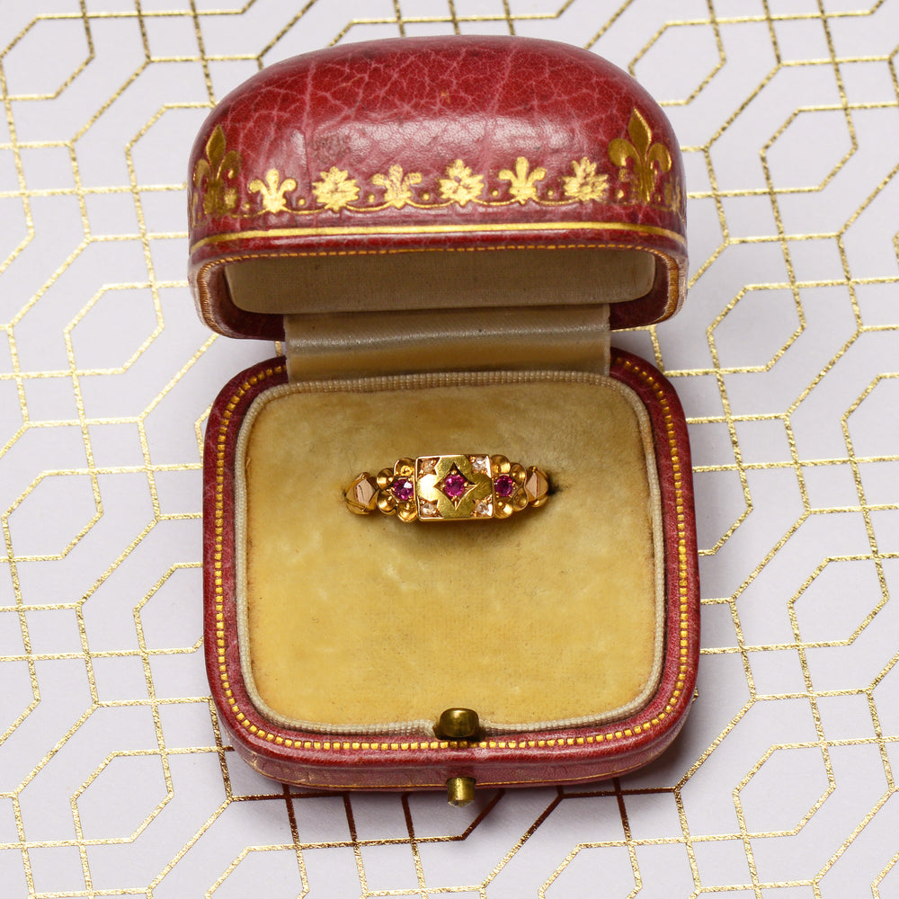 
                      
                        It's All in the Deets - English Ring of 1902
                      
                    