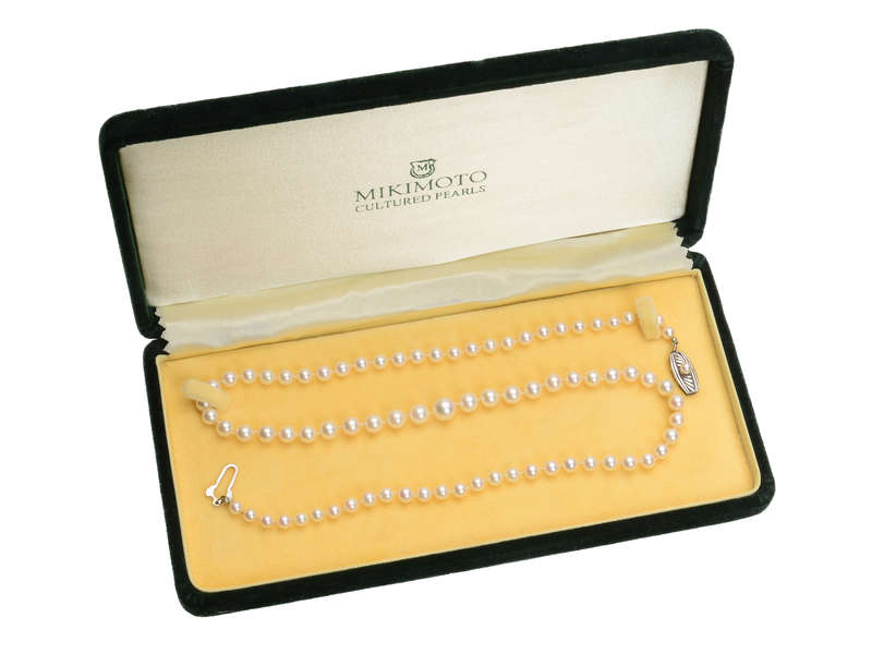 
                      
                        Mikimoto Pearls 21" in Original Box
                      
                    