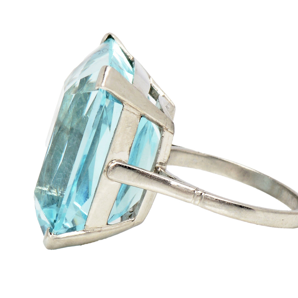 
                      
                        Grandeur in an Aquamarine Platinum Ring
                      
                    